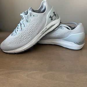 New - never worn. Under Armour Hovr Sonic 3 Shoes